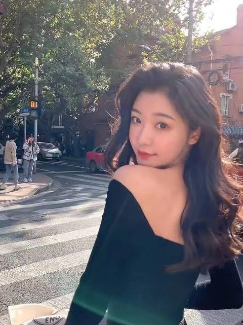 娱乐爆料易梦玲视频下载