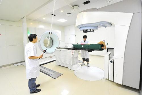 医生爆料放疗视频真实吗,放疗视频的真实性揭秘